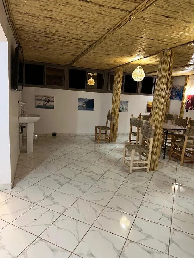 نزل أغاديرفي Dinosaur Anza Surf House بيت شباب أغادير