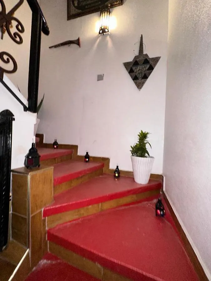 نزل أغاديرفي Dinosaur Anza Surf House المغرب