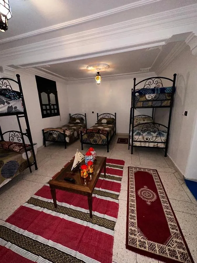 نزل أغاديرفي Dinosaur Anza Surf House بيت شباب أغادير