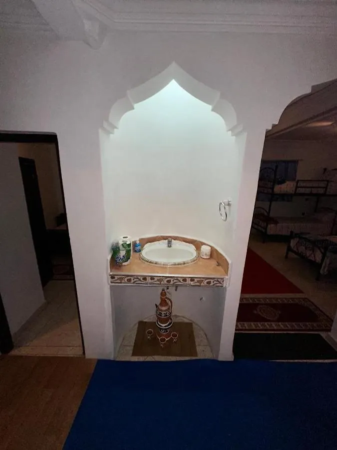 Dinosaur Anza Surf House Hostel Agadir 0*,